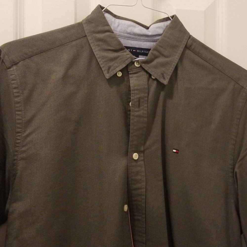 Tommy Hilfiger custom fit dress shirt